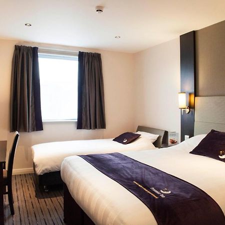 Premier Inn Guildford North - A3 المظهر الخارجي الصورة
