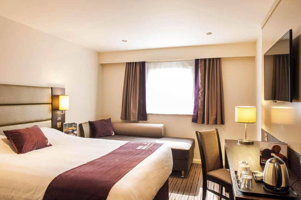 Premier Inn Guildford North - A3 المظهر الخارجي الصورة
