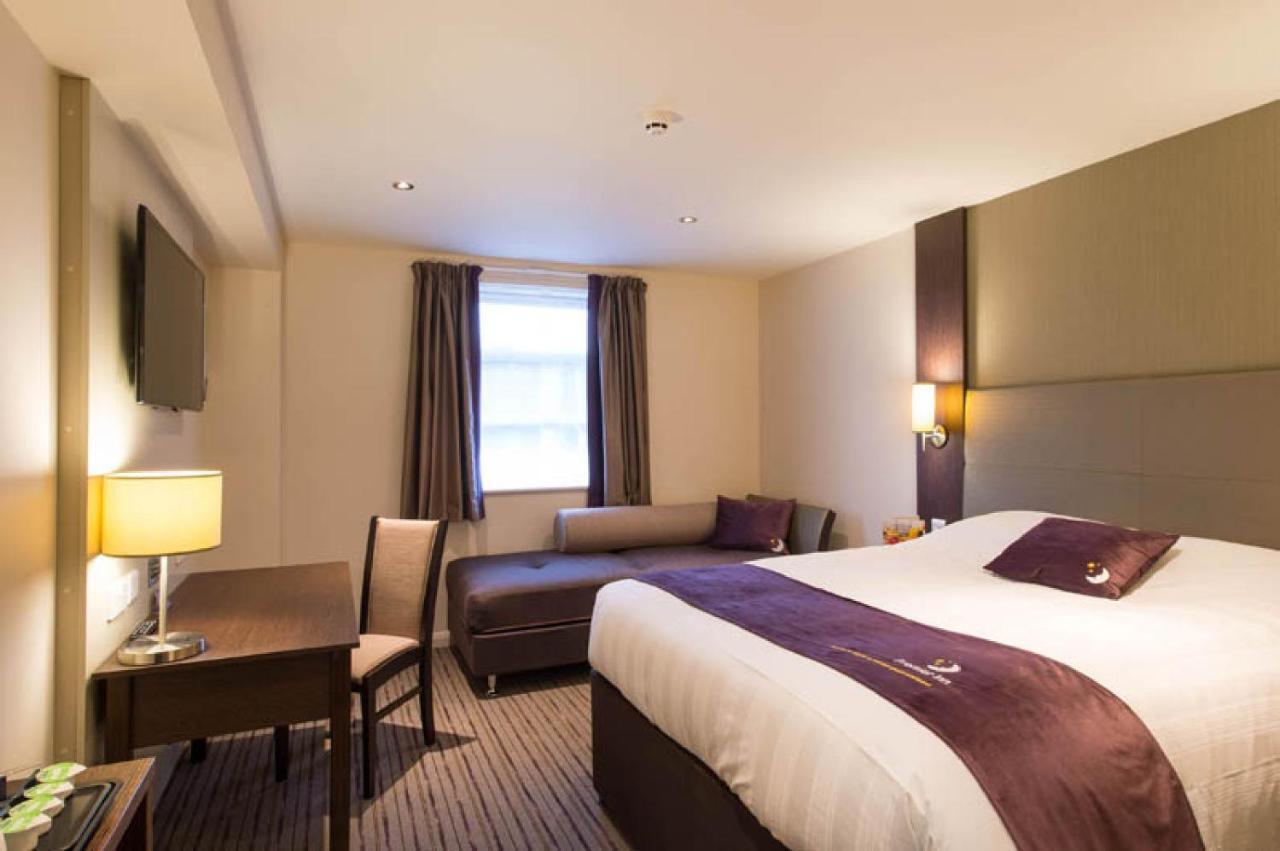 Premier Inn Guildford North - A3 المظهر الخارجي الصورة