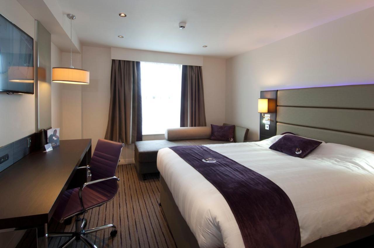 Premier Inn Guildford North - A3 المظهر الخارجي الصورة